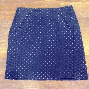 Like new! | LOFT | size 2 | textured navy and white polka dot mini skirt
